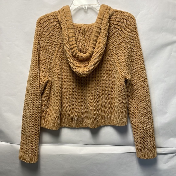 Soft Knit - Picture 2 of 4